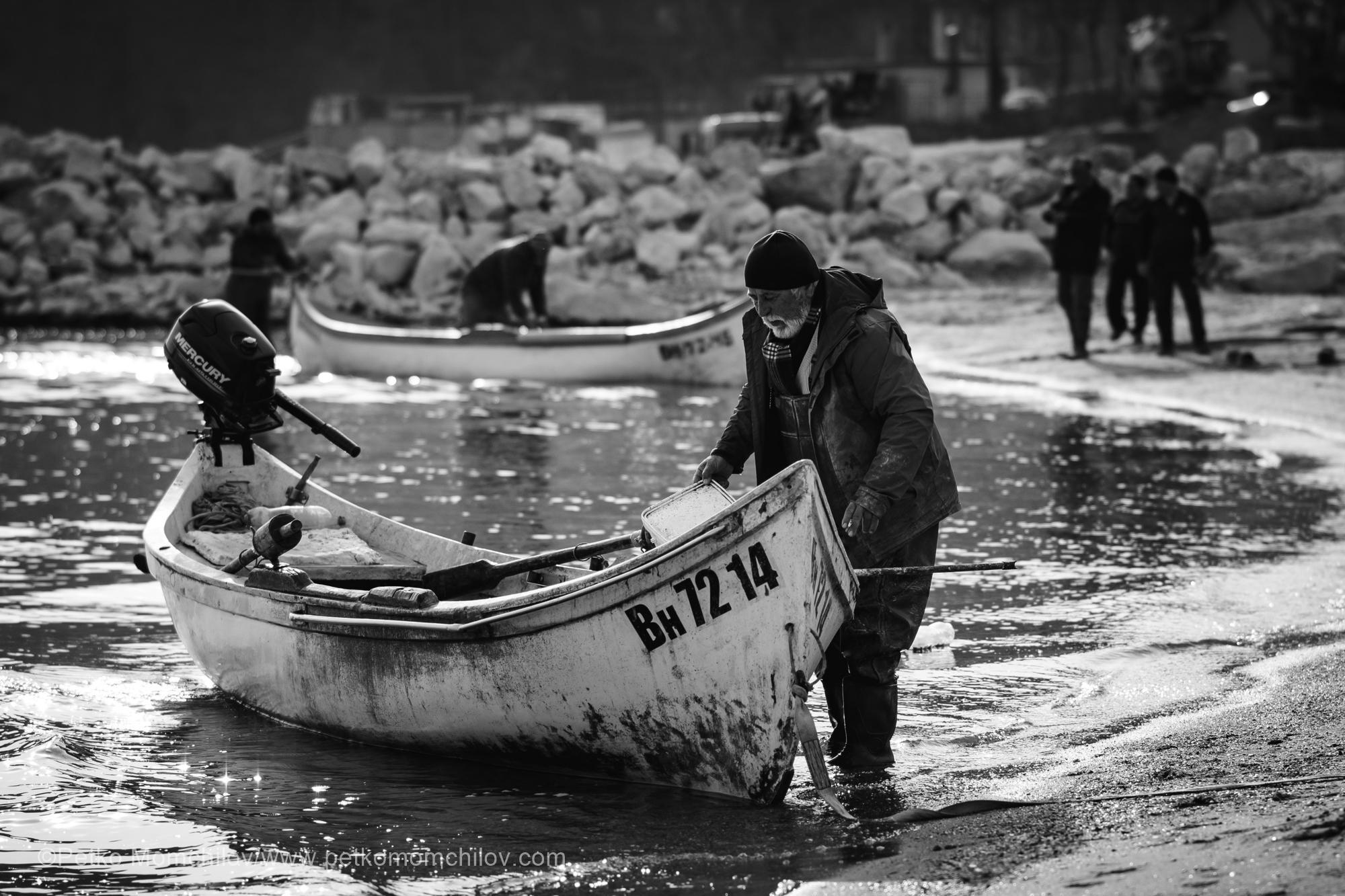 fotograf petko momchilov ribari karantina 0032