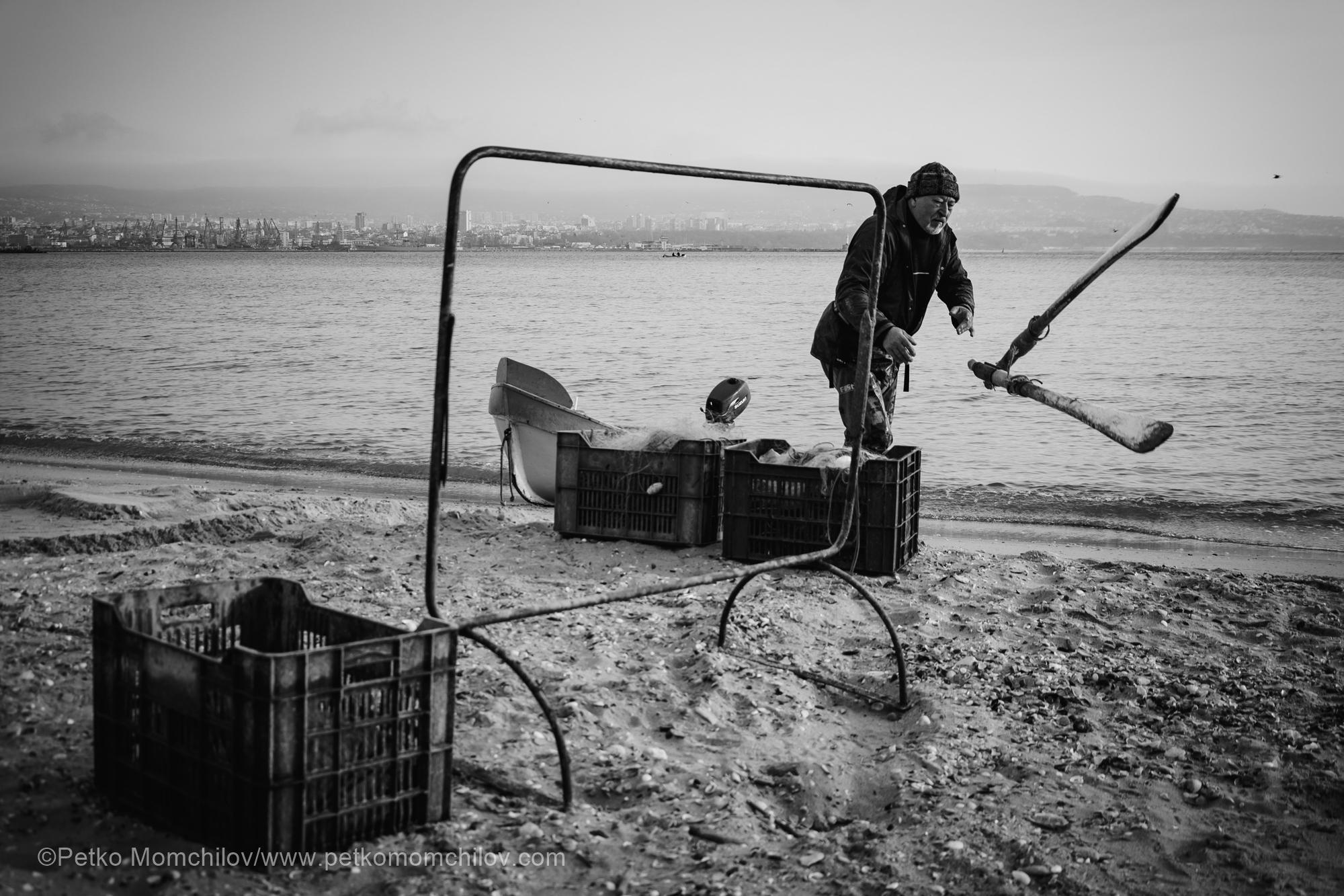 fotograf petko momchilov ribari karantina 0046